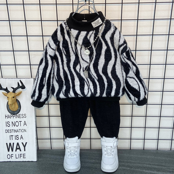 Μοντέρνο παιδικό σετ κατάλληλο για αγόρια σε δύο χρώματα