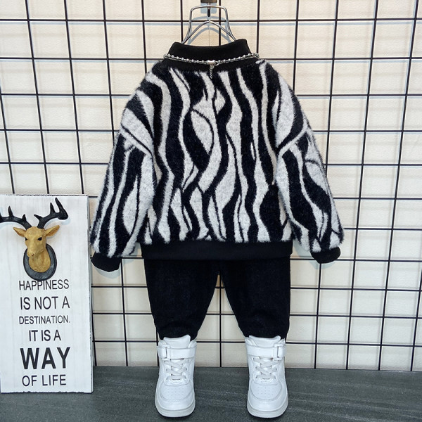 Μοντέρνο παιδικό σετ κατάλληλο για αγόρια σε δύο χρώματα