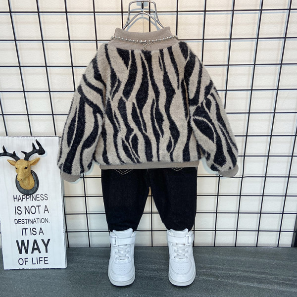 Μοντέρνο παιδικό σετ κατάλληλο για αγόρια σε δύο χρώματα