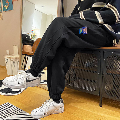 Muški aktualni široki model hlača