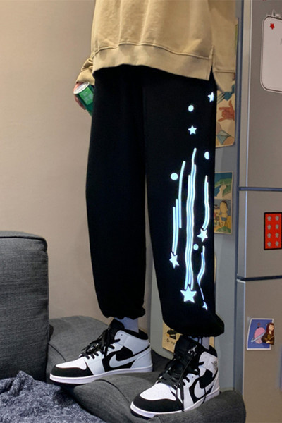 Μοντέρνο ανδρικό παντελόνι ίσιο μοντέλο με απλικέ