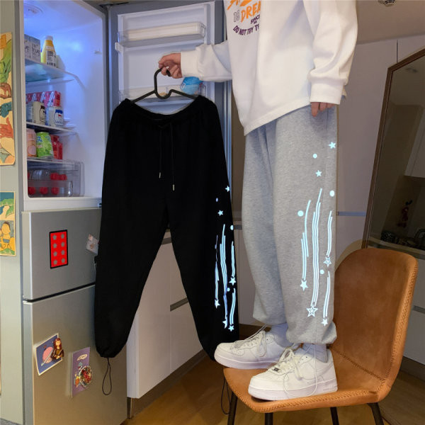 Μοντέρνο ανδρικό παντελόνι ίσιο μοντέλο με απλικέ