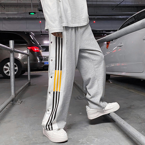 Ανδρικό παντελόνι  φαδύ μοντέλο με άκρα και κουμπιά