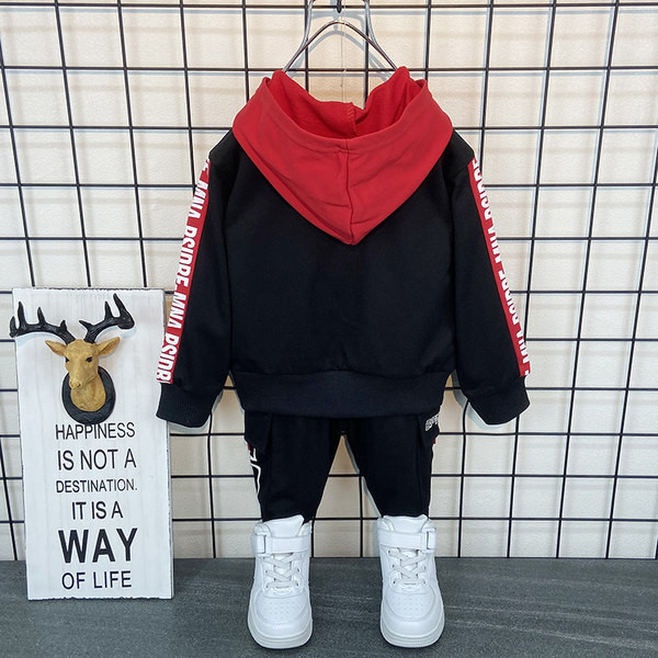 Νέο μοντέλο παιδικό σετ με κουκούλα για αγόρια