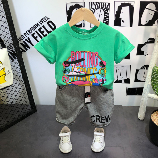 Καλοκαιρινό σετ για αγόρια μπλούζα με πολύχρωμες απλίκες και τζιν