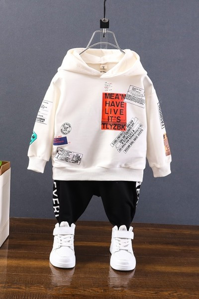 Σπορ καθημερινά παιδικά σετ για αγόρια με εφαρμογές