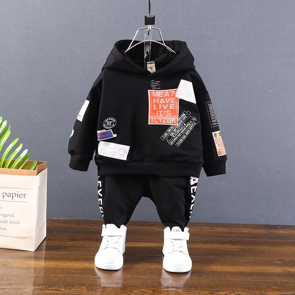 Σπορ καθημερινά παιδικά σετ για αγόρια με εφαρμογές