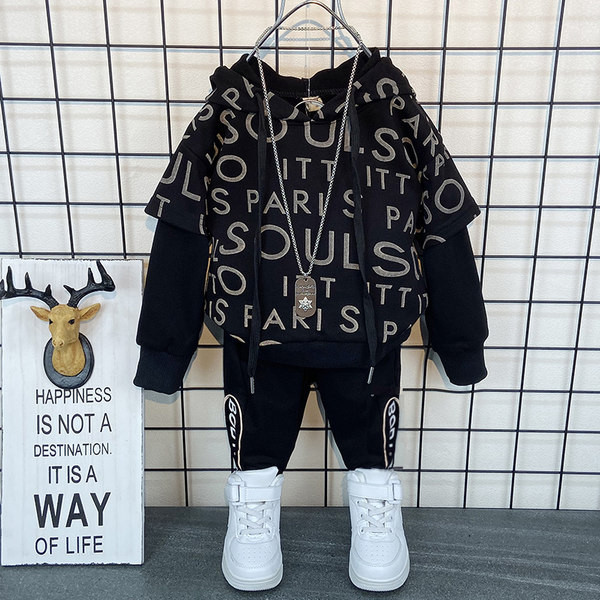 Παιδικό σετ σε μαύρο χρώμα κατάλληλο για αγόρια