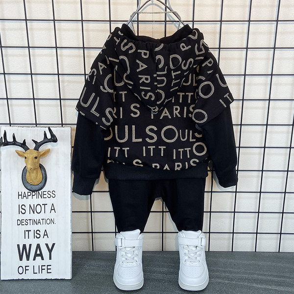 Παιδικό σετ σε μαύρο χρώμα κατάλληλο για αγόρια