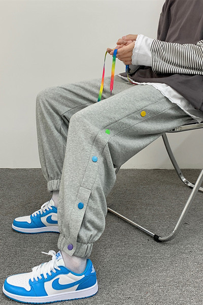 Ανδρικό παντελόνι με κουμπιά, ίσιο μοντέλο