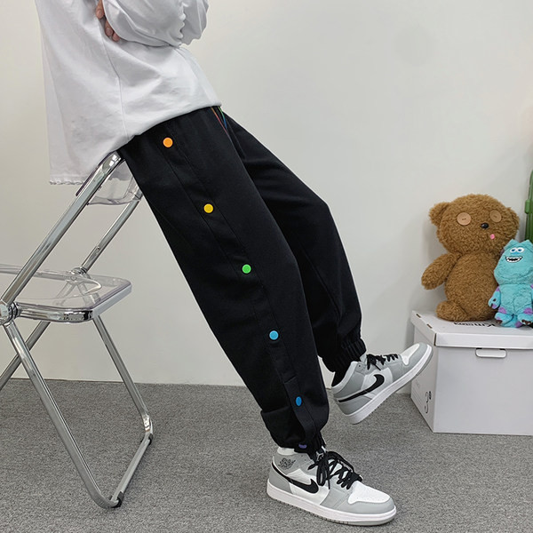 Ανδρικό παντελόνι με κουμπιά, ίσιο μοντέλο