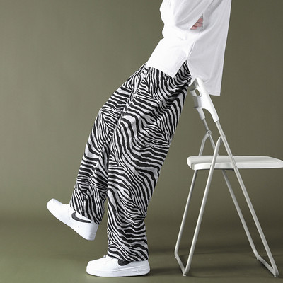 Široki model muških hlača sa animal printom