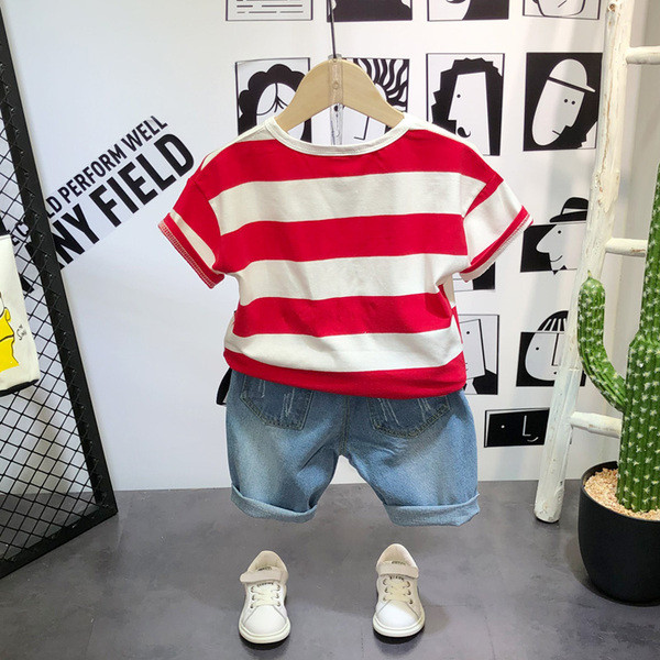 Casual καλοκαιρινό σετ - ριγέ μπλουζάκι και κοντό τζιν