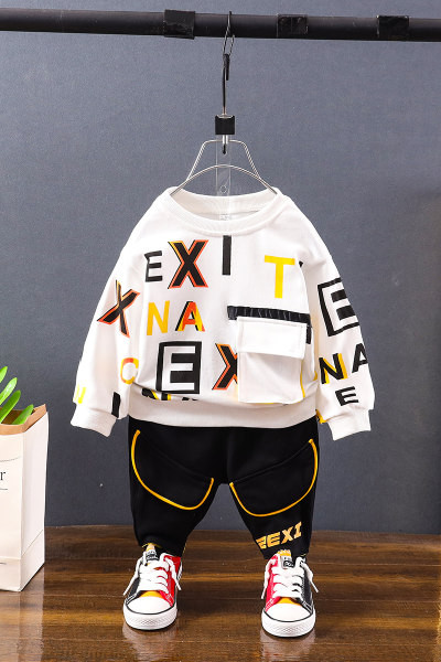 Dnevni dječji set za dječake s džepom na bluzi i hlačama