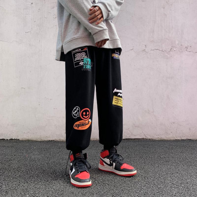 Ανδρικό παντελόνι με κορδόνια και απλικέ