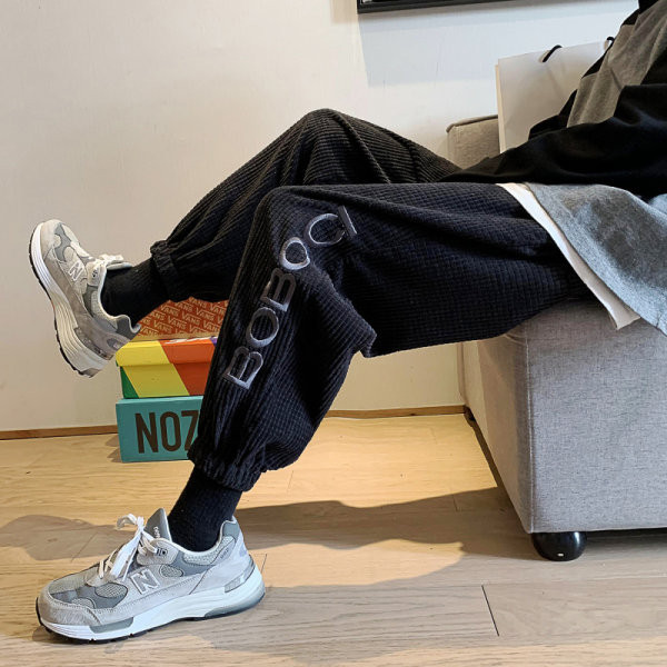 Ανδρικό παντελόνι φαρδύ μοντέλο με επιγραφές