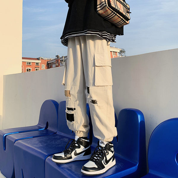 Ανδρικό παντελόνι με τσέπες - φαρδύ μοντέλο