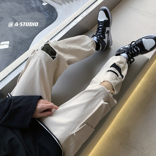 Ανδρικό παντελόνι με τσέπες - φαρδύ μοντέλο