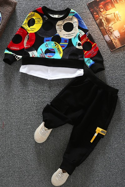 Πολύχρωμο παιδικό σετ από δύο μέρη για αγόρια