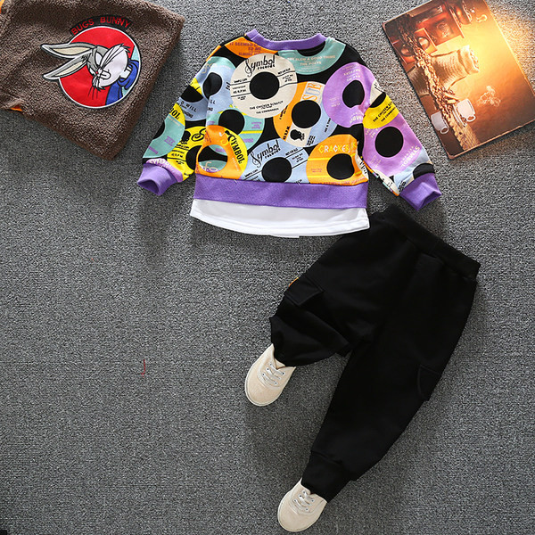 Πολύχρωμο παιδικό σετ από δύο μέρη για αγόρια