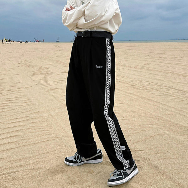 Ανδρικό παντελόνι φαρδύ μοντέλο  και επιγραφή