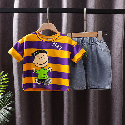 Παιδικό σετ με ριγέ μπλούζα με απλικέ και τζιν