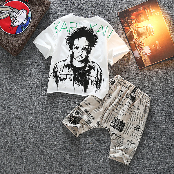 Modernus dviejų dalių vaikiškas rinkinys su aplikacija berniukams