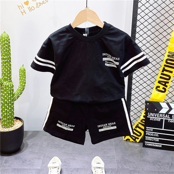 Παιδικό αθλητικό σετ μπλούζα και σορτς