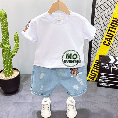 Dnevni set za dječake od majice s aplikacijama i kratkih traperica