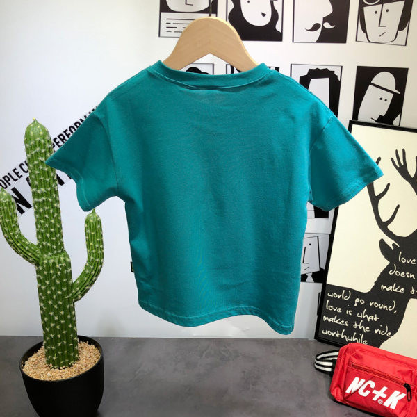 Ležerni komplet za dječake - majica s aplikacijom i kratke traperice