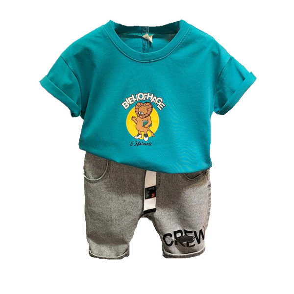 Ležerni komplet za dječake - majica s aplikacijom i kratke traperice