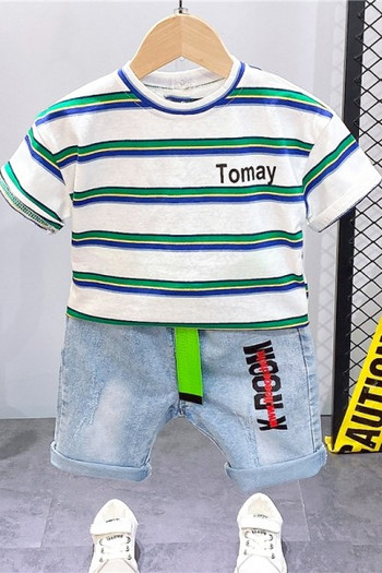 Детска раирана тениска и къси дънки с надписи