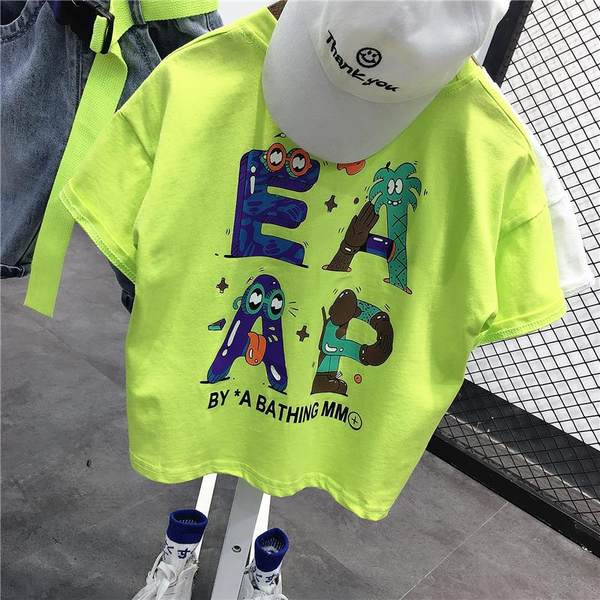 Casual μπλουζάκι με απλικέ και κοντό τζιν