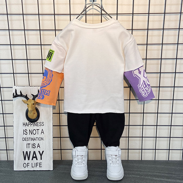 Παιδικό σετ  κατάλληλο για αγόρια σε δύο χρώματα