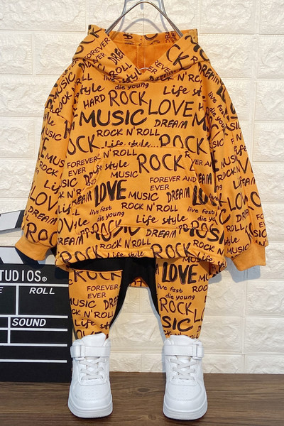 Proljetni dječji komplet iz dva dijela s kapuljačom u više boja