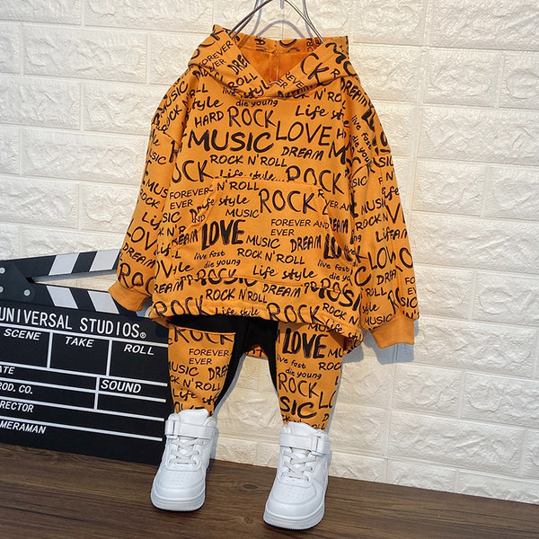 Proljetni dječji komplet iz dva dijela s kapuljačom u više boja