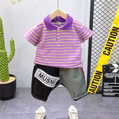 Ριγέ μπλούζα με κοντά μανίκια και σορτς - ένα σετ για αγόρια