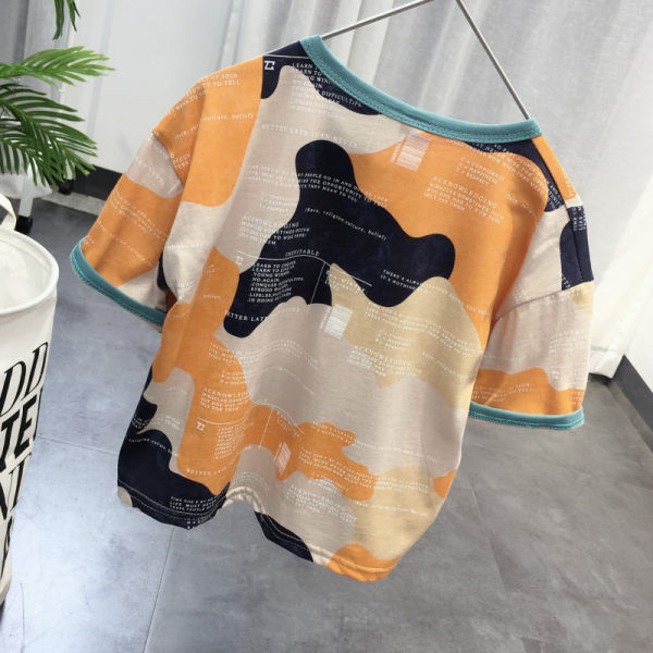 Μοντέρνο παιδικό σετ για αγλορια  - κοντό τζιν και πολύχρωμο μπλουζάκι 