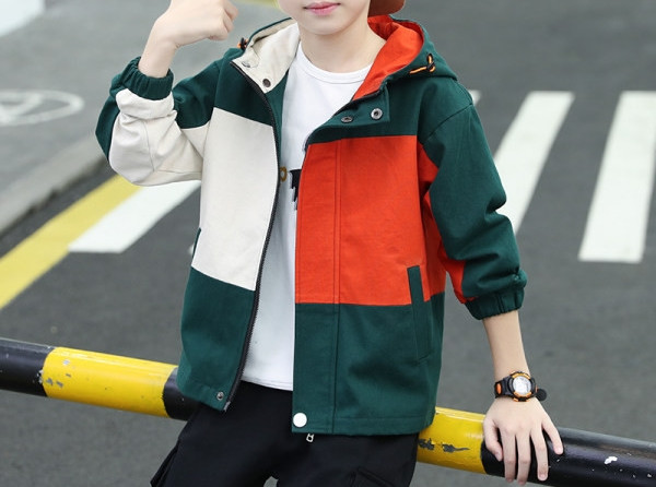 Παιδικό καθημερινό  σετ  με κουκούλα κατάλληλο για αγόρια - σε δύο μέρη