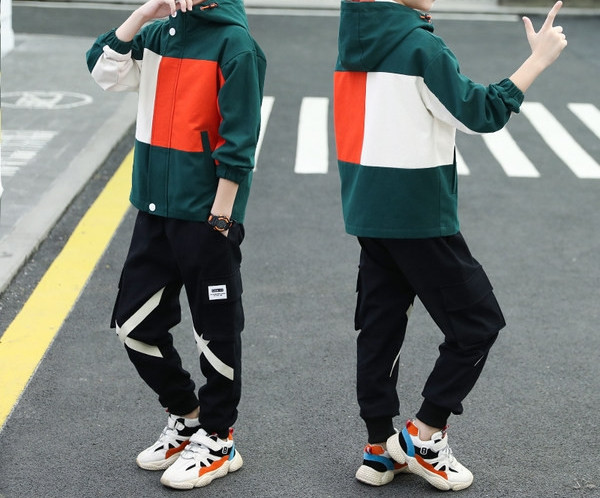 Παιδικό καθημερινό  σετ  με κουκούλα κατάλληλο για αγόρια - σε δύο μέρη