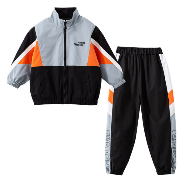 Παιδική ανοιξιάτικη φόρμα για αγόρια σε δύο μέρη