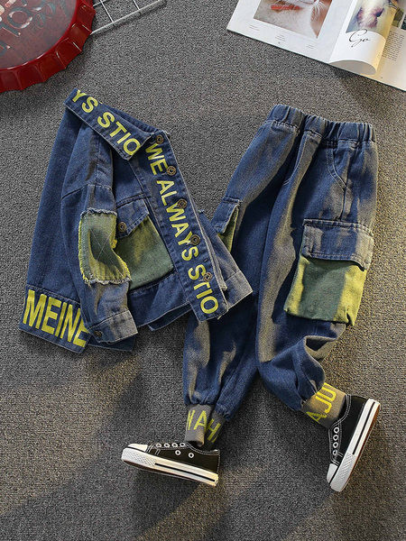 Νέο μοντέλο τζιν σετ με επιγραφές για αγόρια