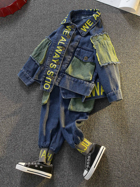 Νέο μοντέλο τζιν σετ με επιγραφές για αγόρια