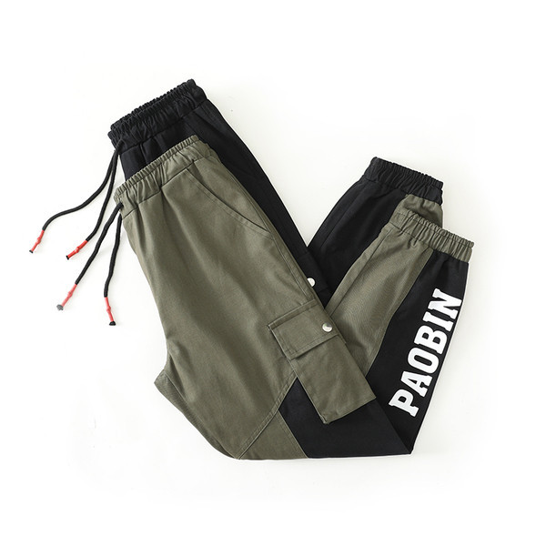 Ανδρικό παντελόνι με επιγραφή και πλαϊνές τσέπες