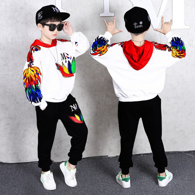 Dječji svakodnevni set s uzorkom u boji u bijeloj i crnoj boji