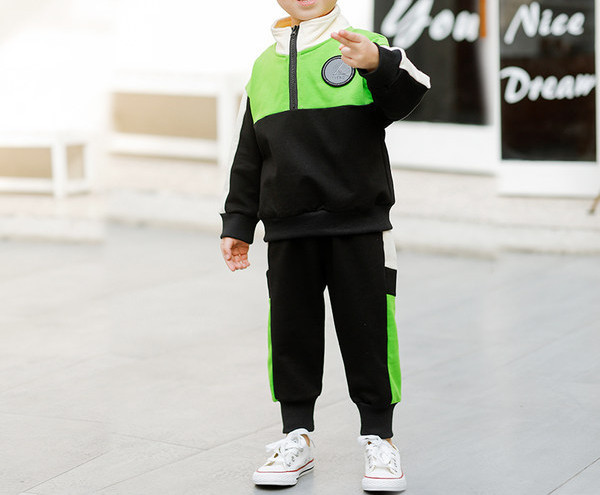 Παιδικό σετ από δύο μέρη σε πράσινο χρώμα