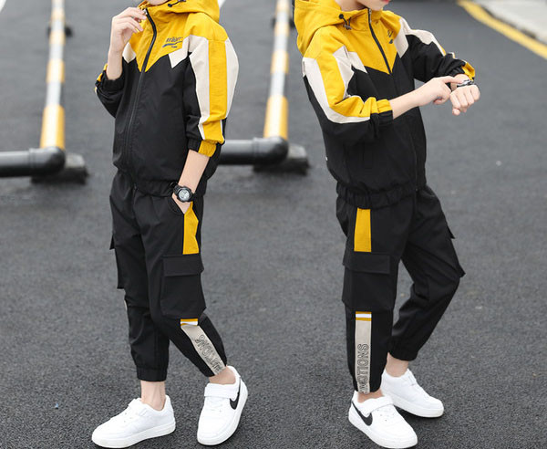 Novi model dječjeg kompleta iz dva dijela - za dječake