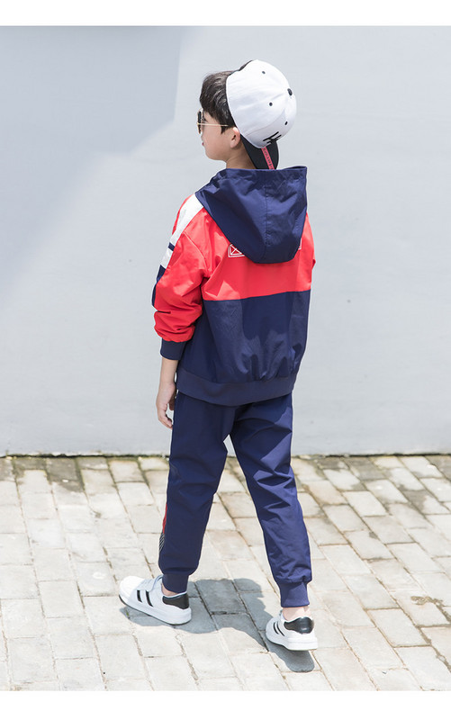 Sportska dječja ekipa s patentnim zatvaračem i kapuljačom u tri boje