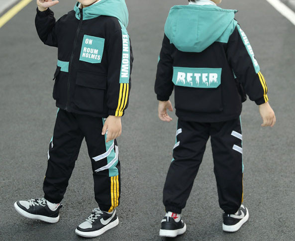 Παιδικό καθημερινό σετ με επιγραφή και τσέπες