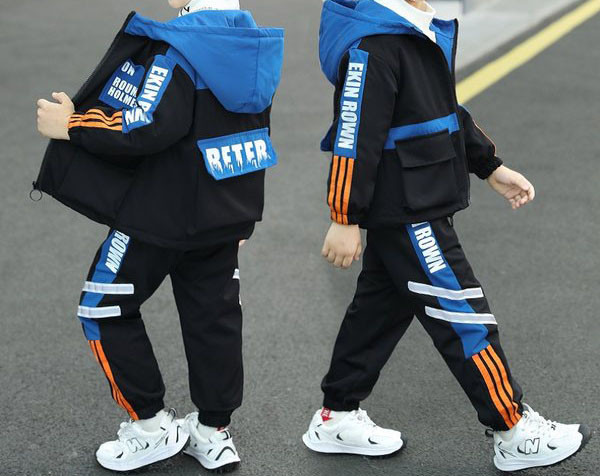 Παιδικό καθημερινό σετ με επιγραφή και τσέπες